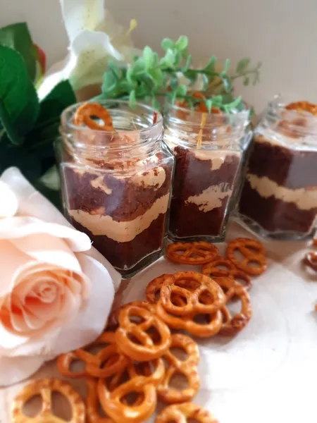 Salted caramel cake jar